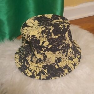 Lululemon Both Ways Reversible Black and Yellow Floral Bucket Hat